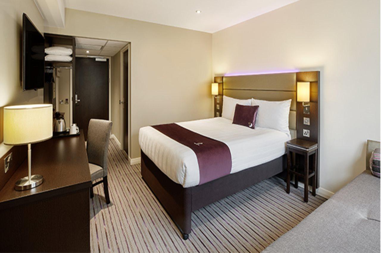 Premier Inn Perth City Centre Exterior foto